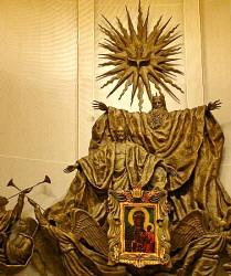 Fragment ołtarza w Sanktuarium Matki Bożej Częstochowskiej w USA